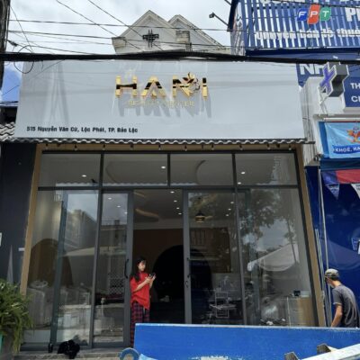 Bảng hiệu cửa hàng
