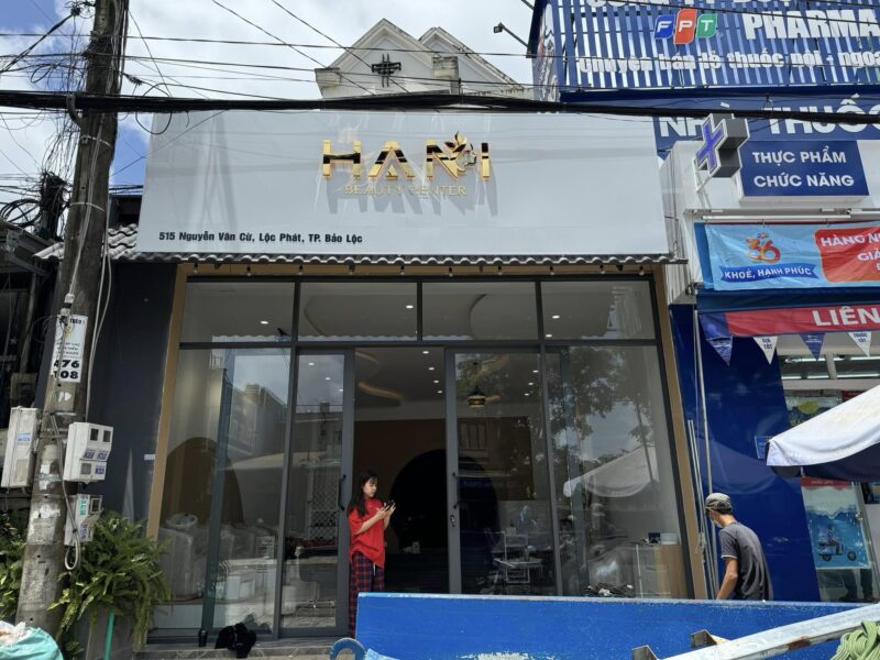 Bảng hiệu cửa hàng