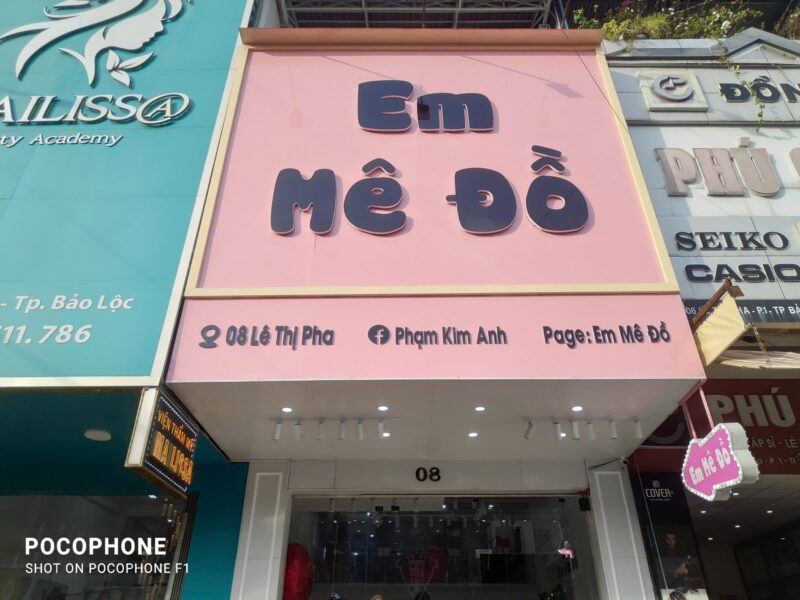 Bảng hiệu cửa hàng