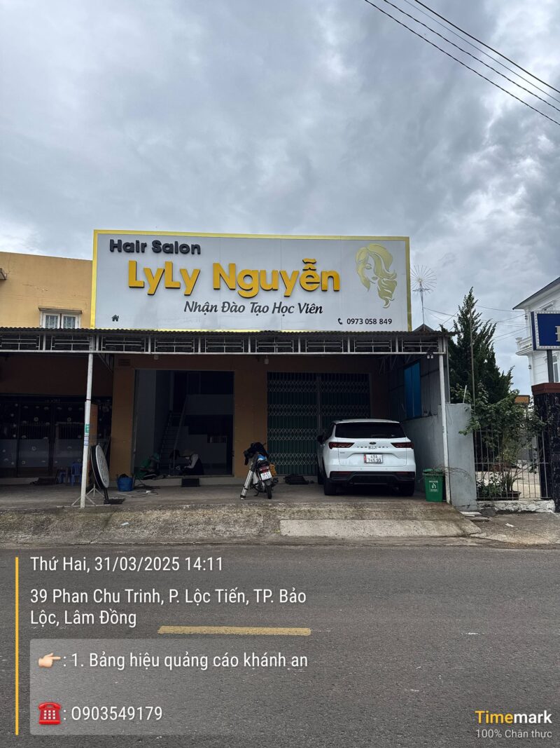 Bảng hiệu cửa hàng