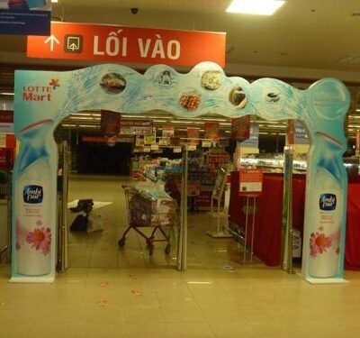 Cổng chào siêu thị