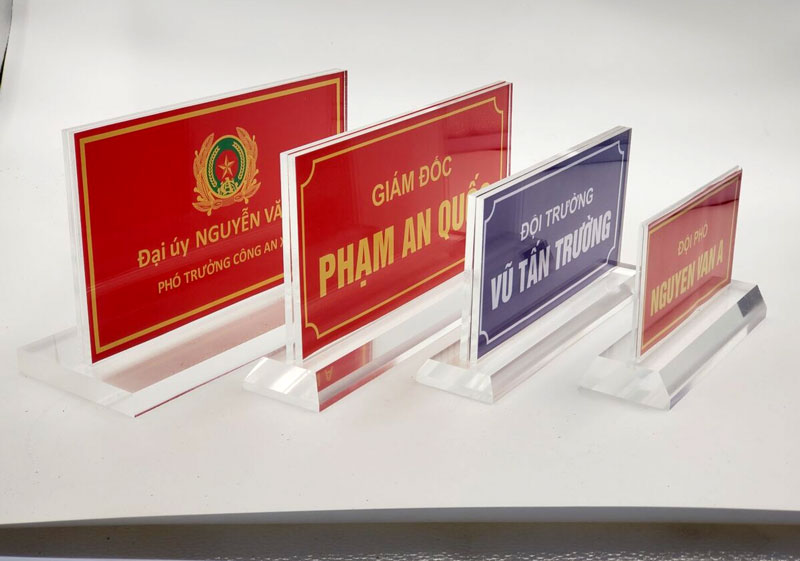 Biển tên, biển chức danh mica